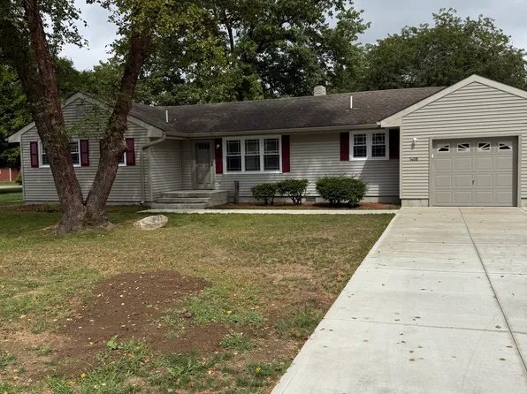 1408 E Maple Dr, Shelbyville, IN 46176