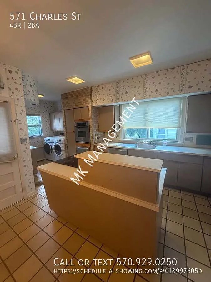 4 bed/1.5 bath — Photo 3