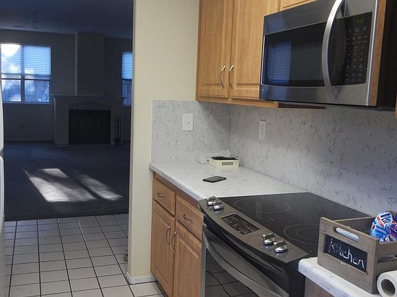 4th image of 430 Hillwood Ct