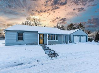 W303S10521 Sandy Beach Rd, Mukwonago, WI 53149