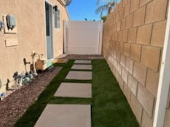 2nd image of 45464 King Palm Dr