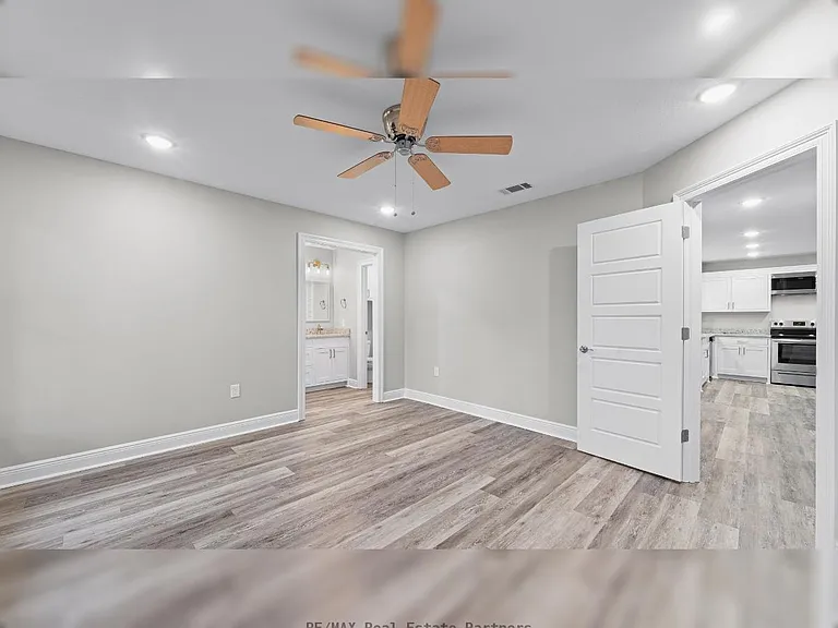 6 Bellamy Ln — Photo 9