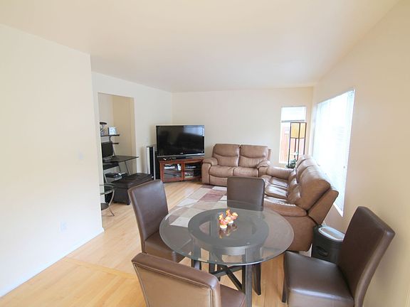 5th image of 1428 242nd Pl SE