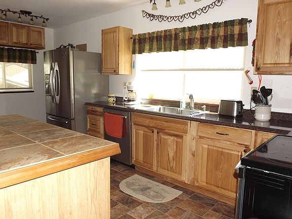 4th image of 304 N 5th St E