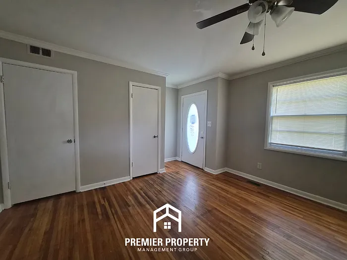 3218 Joslin St SW — Photo 2