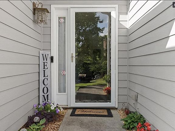 Welcoming front door and entryway