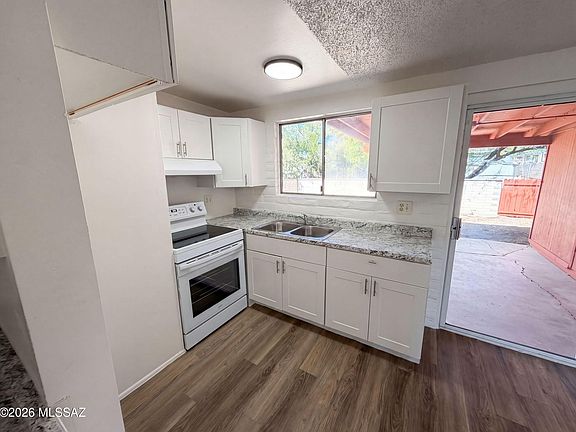 2nd image of 2704 S Lands End Rd