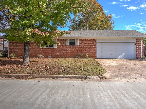 3rd image of 1002 E Hastain Ave