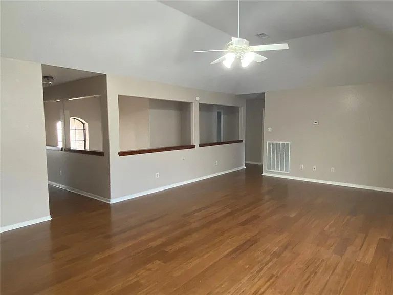 104 Sumac St — Photo 6