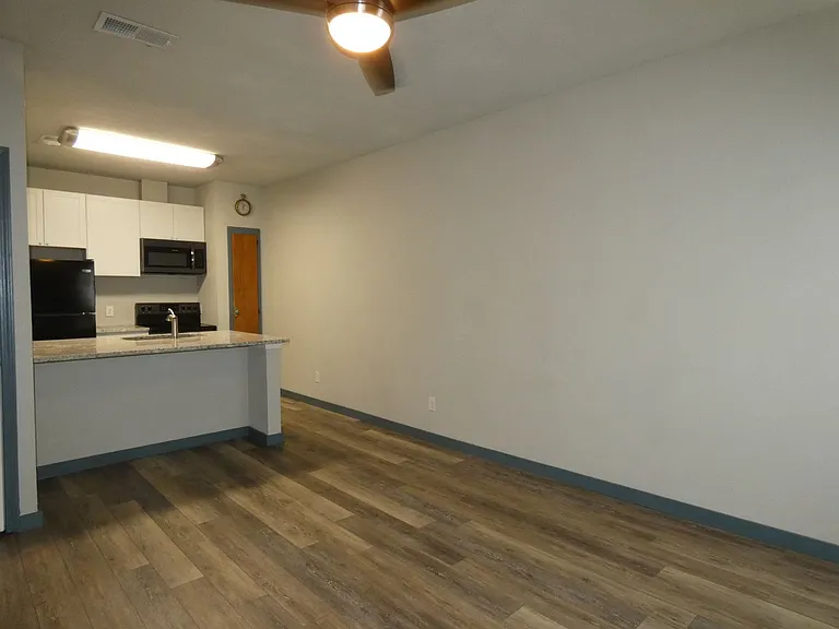 501 E Burgess Rd #D4 — Photo 6