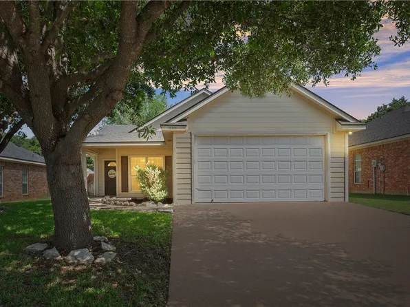 10313 Peony Ln, Waco, TX 76708