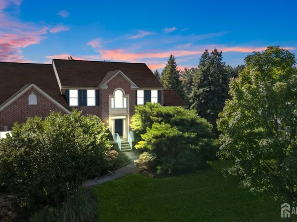 19 Hickory Way, Robbinsville, NJ 08691