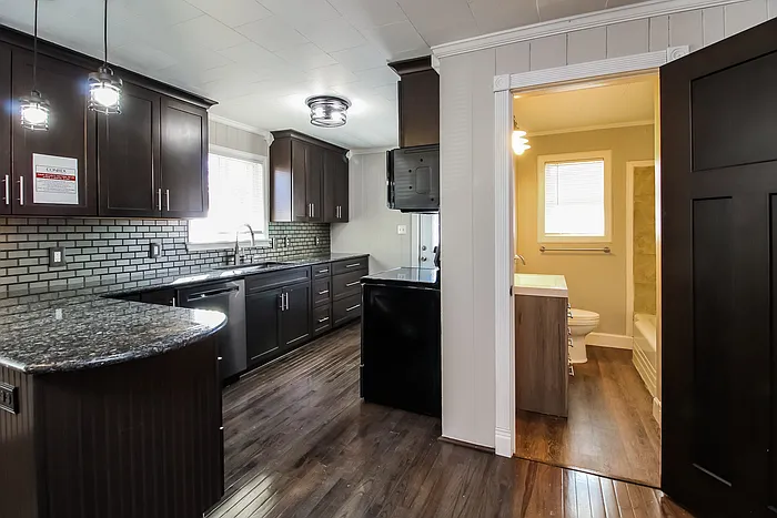 3 bed, 1.5 bath, 1200 sqft, $1,625 — Photo 4