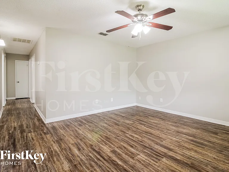 7742 Club Duclay Dr — Photo 2