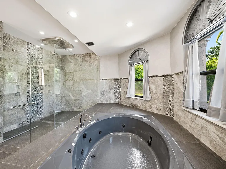 10270 SW 58th St — Photo 30