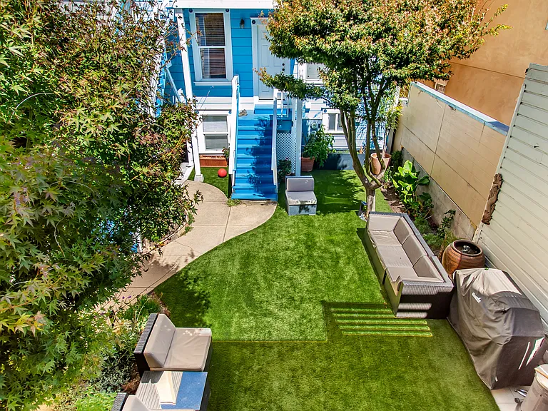 Shared Yard