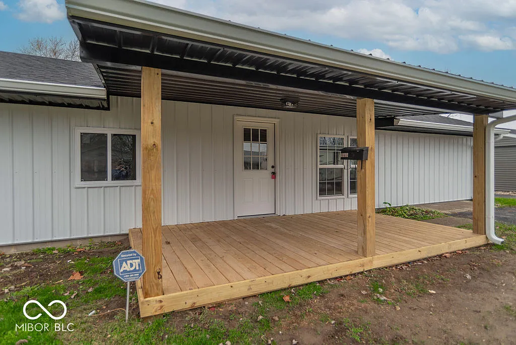 1112 Westwood Dr photo 1