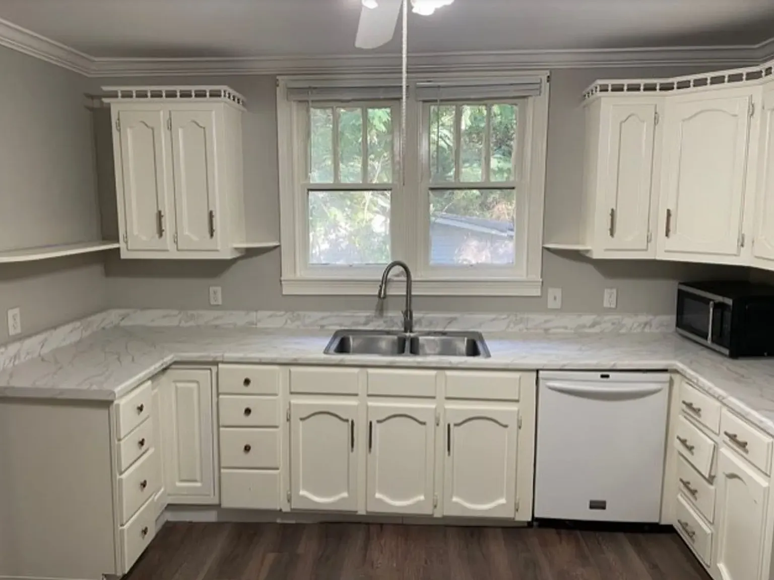 3 bed, 1100 sqft, $1,249 — Photo 2
