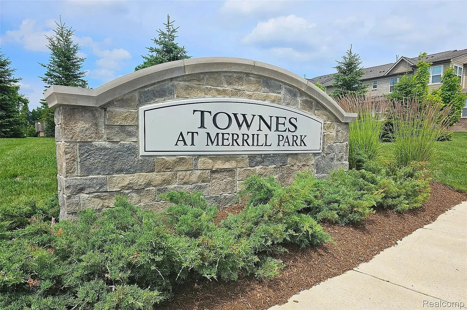 3 bed, 2.5 bath, 2165 sqft, $3,600 — Photo 1