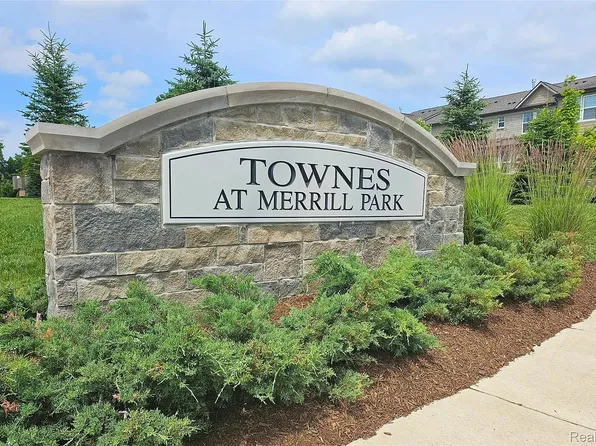 1360 Addison Cir, Walled Lake, MI