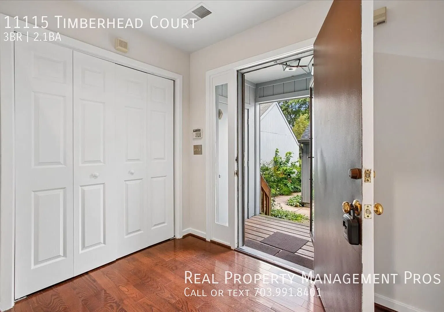 Beautiful Waterfront Townhome for Rent! — Photo 3