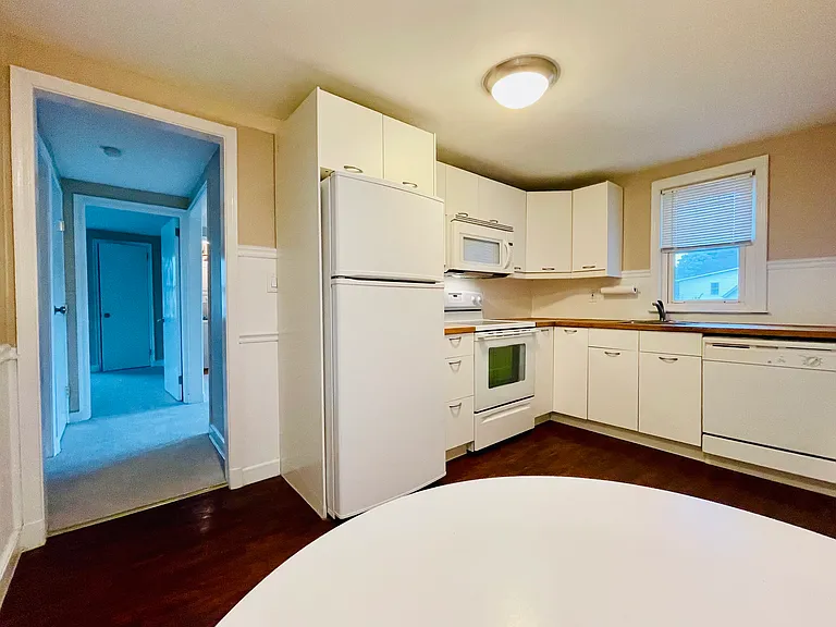 806 Hall St #2 — Photo 3