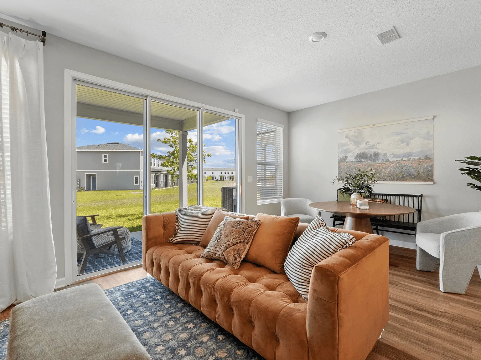 Casa Solara Townhomes — Photo 4