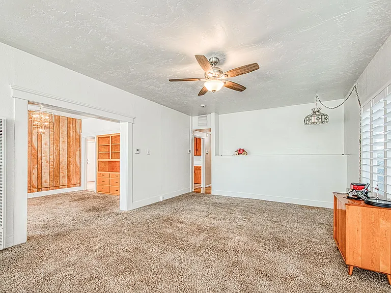 2434 Yerba St — Photo 10