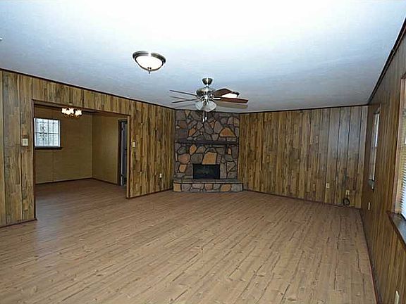 3rd image of 5549 Ironwood Dr