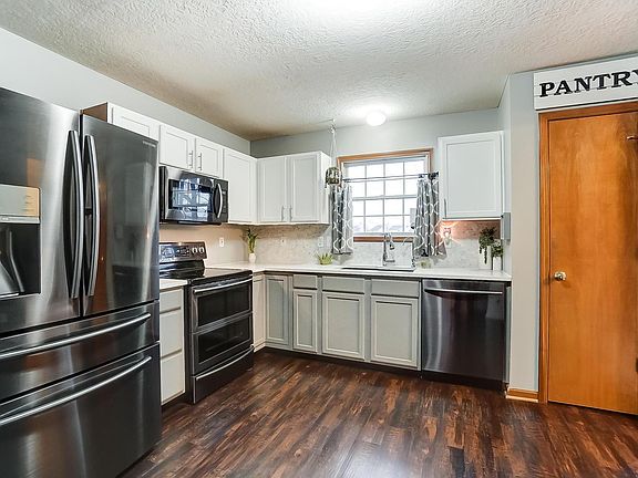 5th image of 5882 Westbend Dr