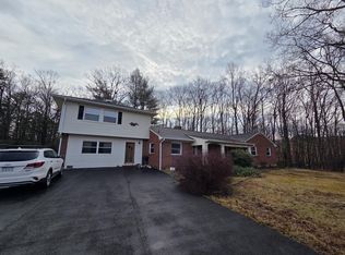 499 Summit Dr, Peterstown, WV 24963