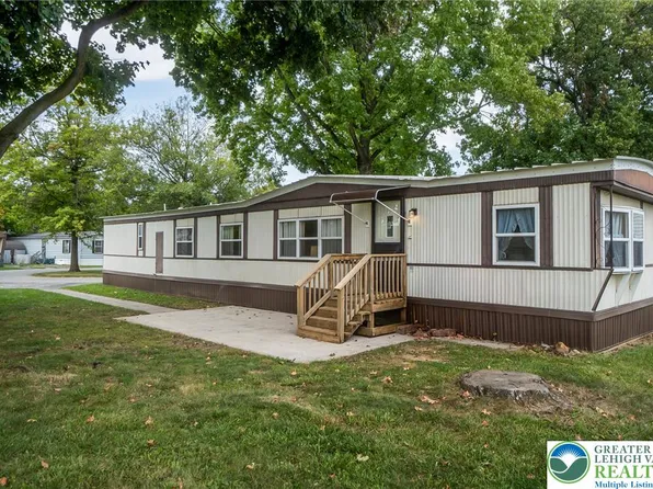 8721 Turkey Ridge Rd, Breinigsville, PA 18031