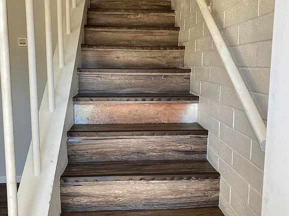 5th image of 3700 Keltner Ave APT 4