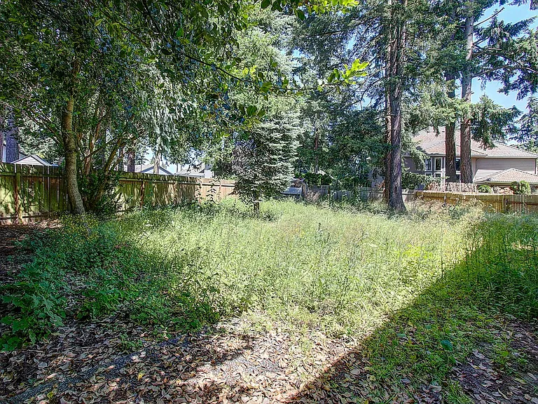 14306 NE 14th Cir — Photo 19