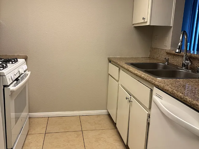 4590 Carriage Park Dr #16C — Photo 6