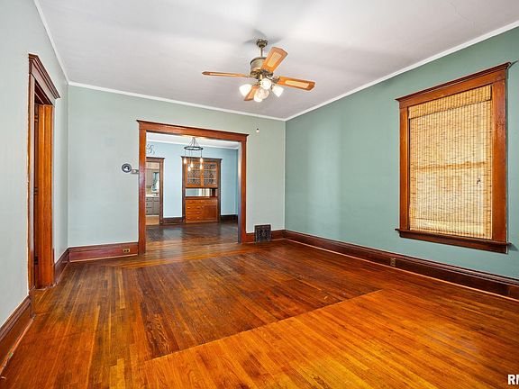 4th image of 101 E Henderson St