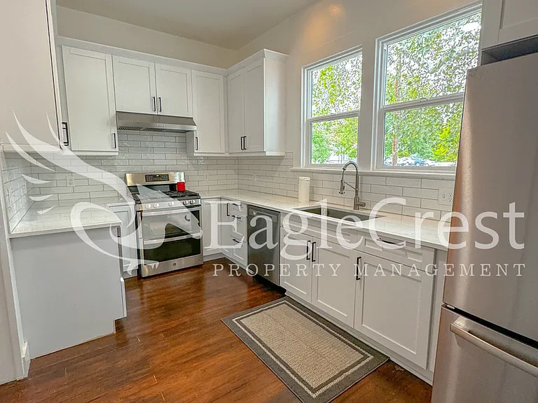 215 S 4th Ave — Photo 9