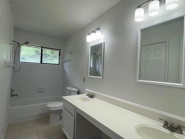 9826 Chiselhurst Dr — Photo 17