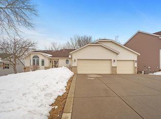 8512 Jeffery Ave S, Cottage Grove, MN 55016