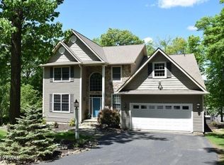 134 Copper Mountain Dr, Tafton, PA 18464