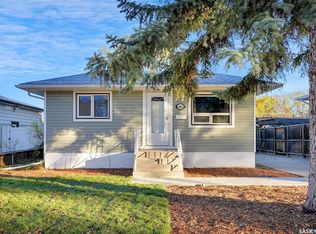 668 Grandview St W, Moose Jaw, SK S6H5L4
