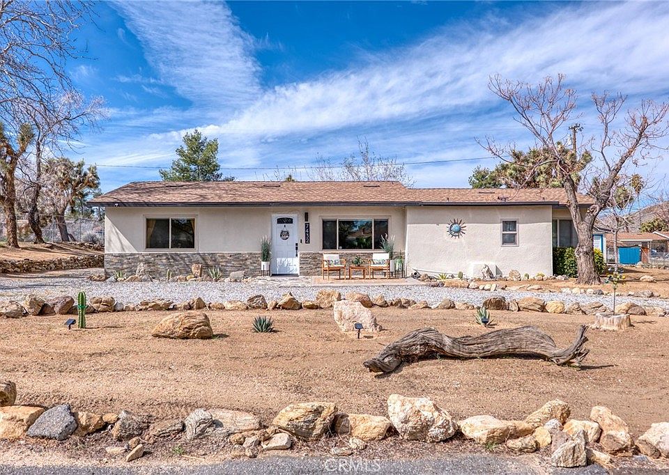 1st image of 7432 Dumosa Ave