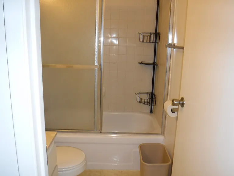 2611 Ala Wai Blvd — Photo 5