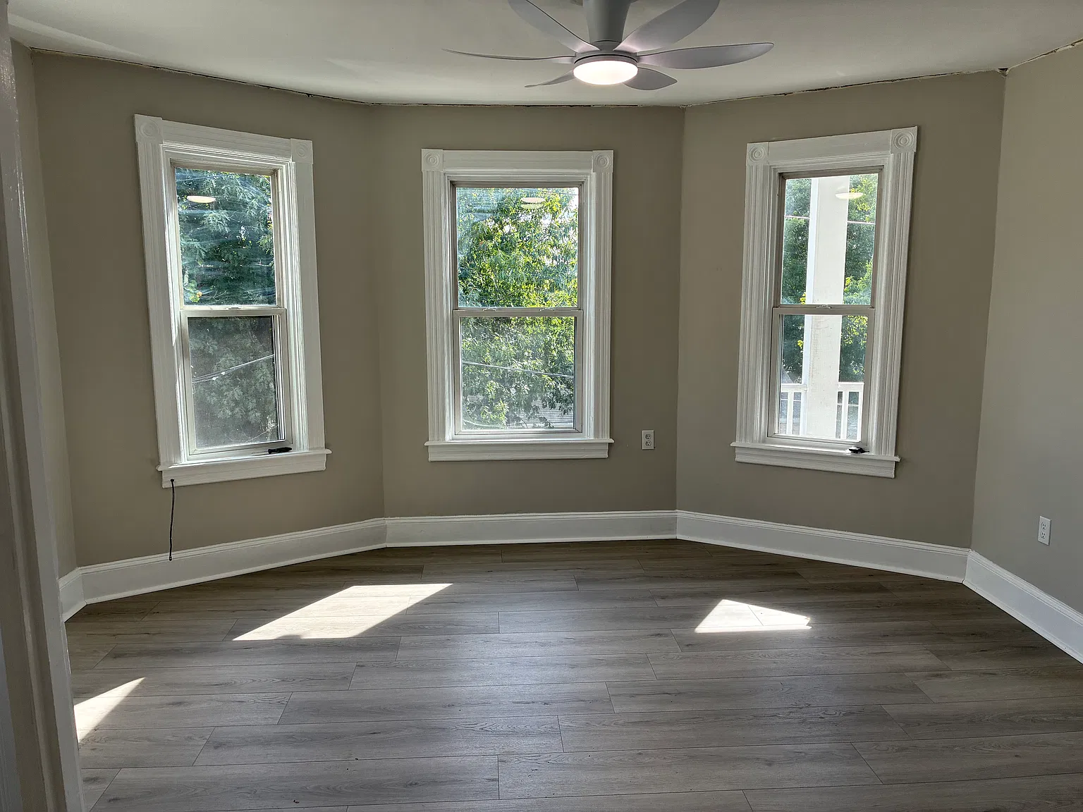 3 bed, 1150 sqft, $2,200 — Photo 4