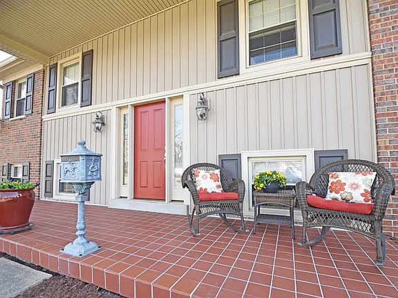 2nd image of 107 Lawrence Dr