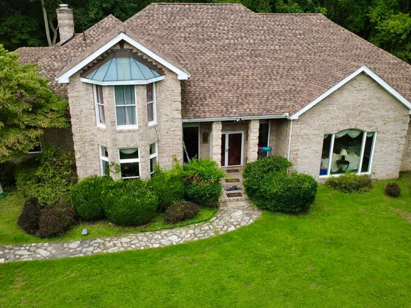 205 Whispering Woods Rd, Charleston, WV 25304