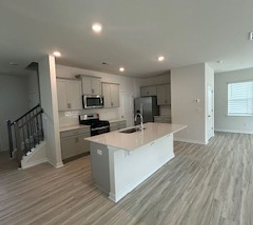 1st image of 608 13th Avenue Dr NE