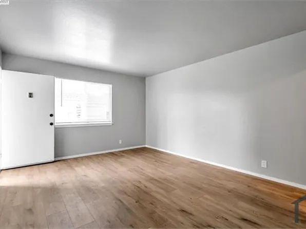 1371 102nd Ave, Oakland, CA 94603