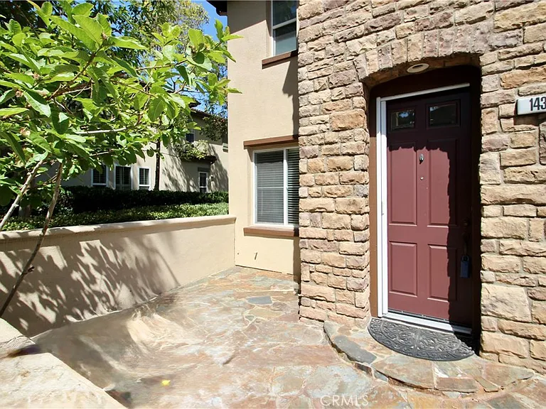143 Topaz — Photo 16