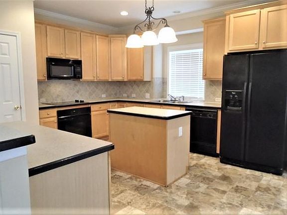 5th image of 224 Monarch Village Way #1